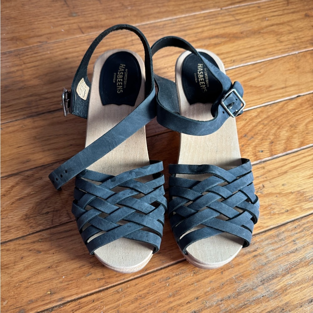 NWOT Swedish Hasbeens Blue Suede Clog Sandals